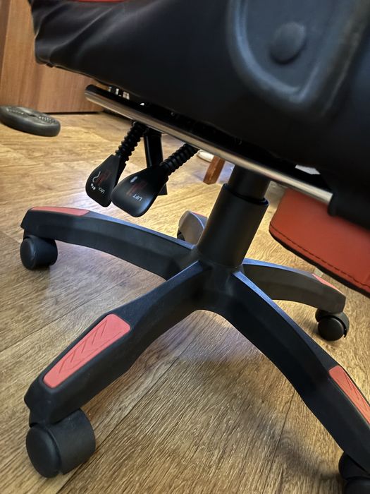 Продам игровое кресло