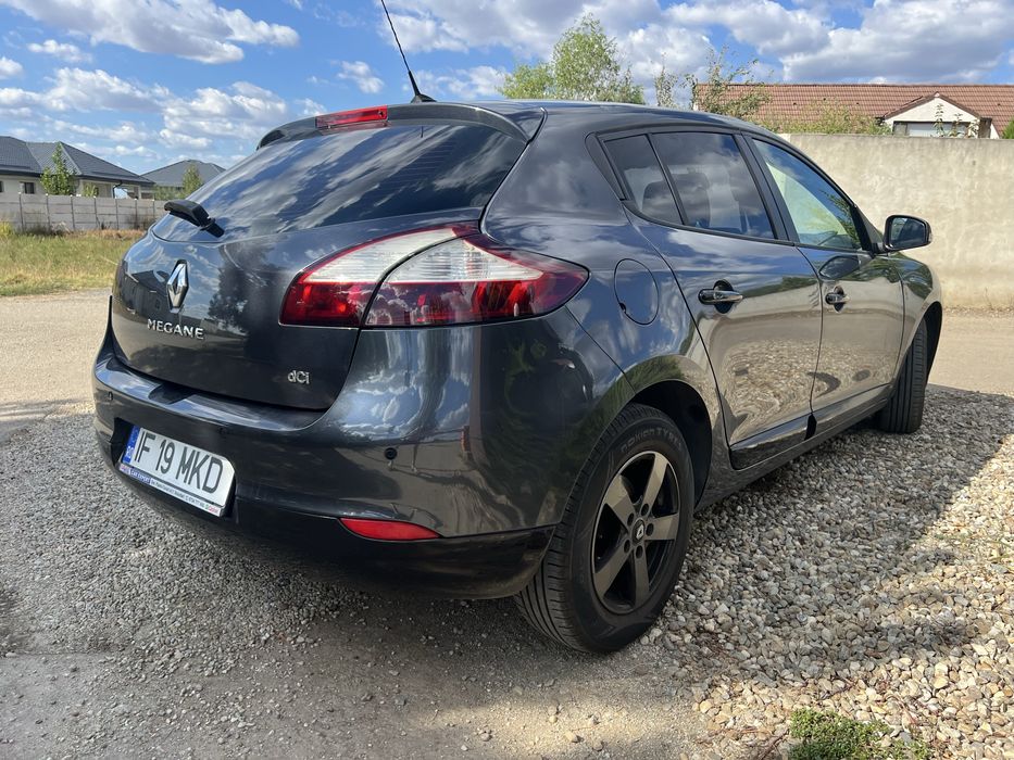 Inchiriez Renault Megane 3 1.5dci uber/bolt