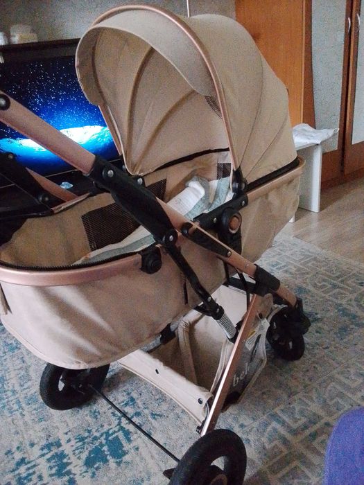 Продам коляску в отличном состояние