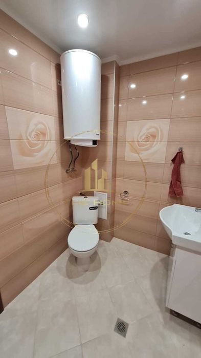 Дава се под наем Тристаен апартамент в Варна, Възраждане 1 - 85 кв.м за 648.21 € - Снимка #7