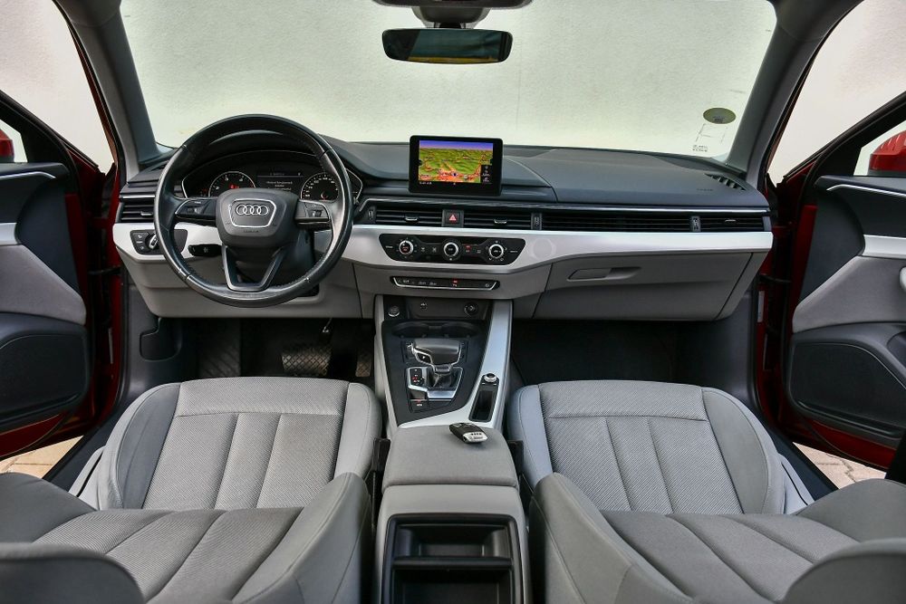 Audi A4 Ultra / S-tronic / Full Led / Matrix