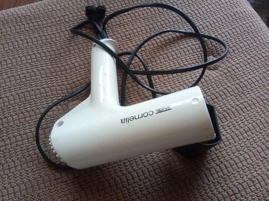 Сешоар CORNELIA бял