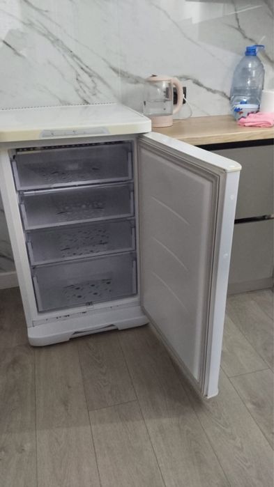 Срочно продам Морозильную камеру