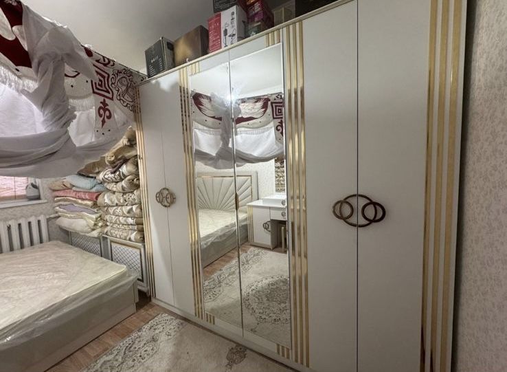 Мебель сатылады. 1-2 ай қолданылған. Таза. Матрас новый