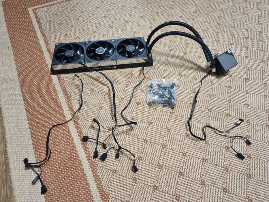 Vând AIO Cooler Processor  360mm