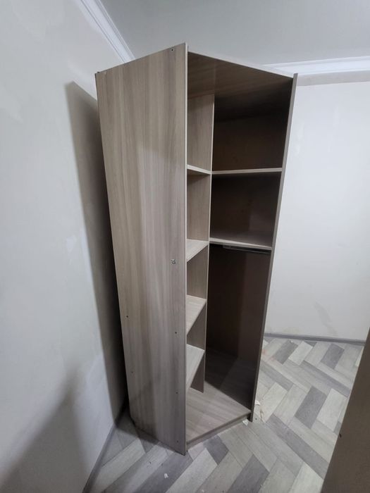 Шифоньер угловой