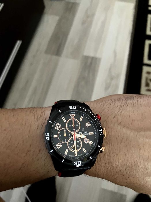 Часовник Festina