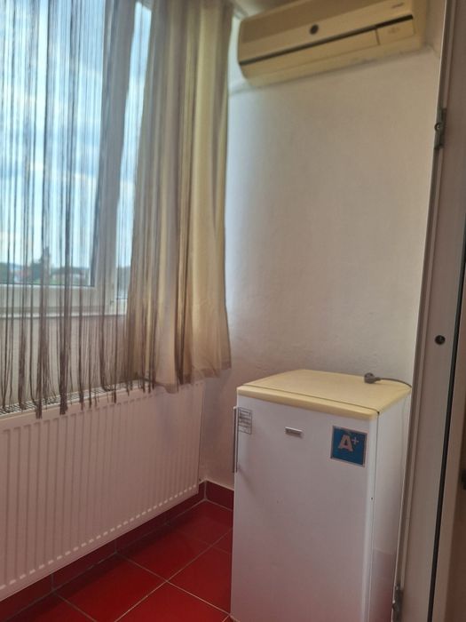 Inchiriez apartament cu 1 camera 260 E