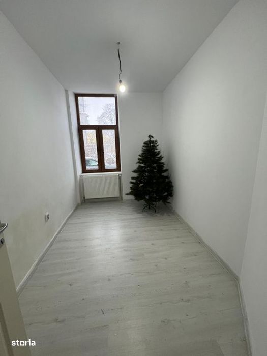 Spatiu birou / activitati individuale – ultracentral, Dej