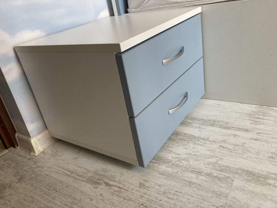 детски креват с нощно шкафче