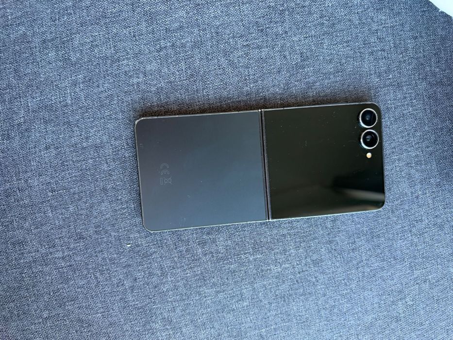 Samsung z7 flip black
