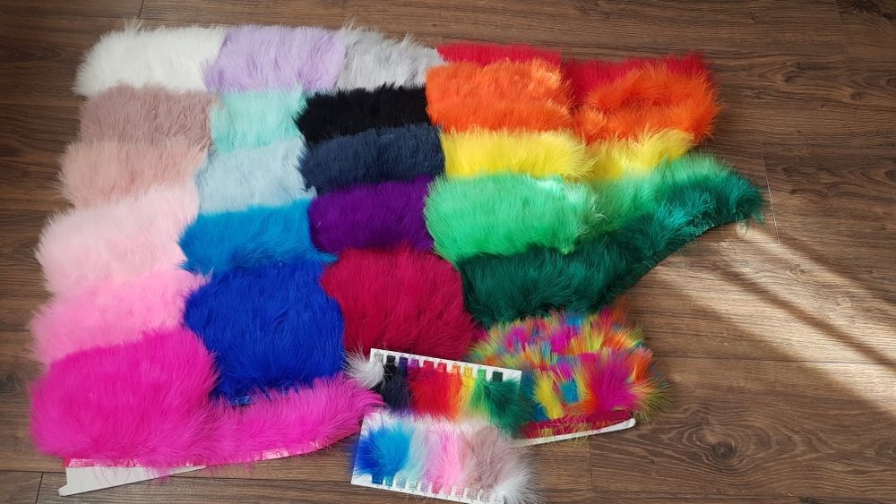 Пера, марабу на лента,