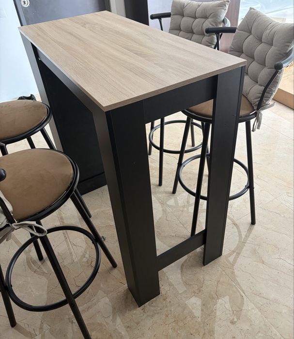 Vând masă-bar cu rafturi 110 x 50 x 103