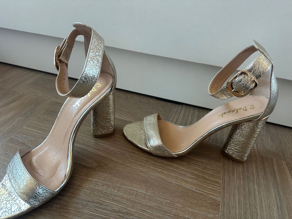 Официални обувки на ток