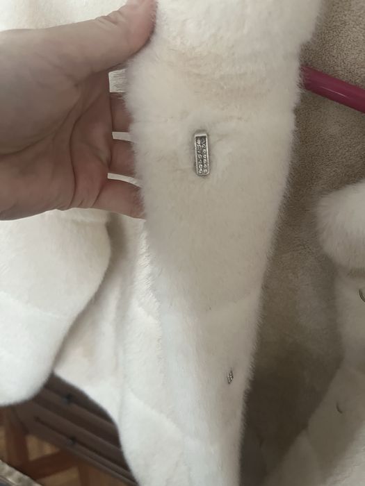 Продам эко шубу.Белая