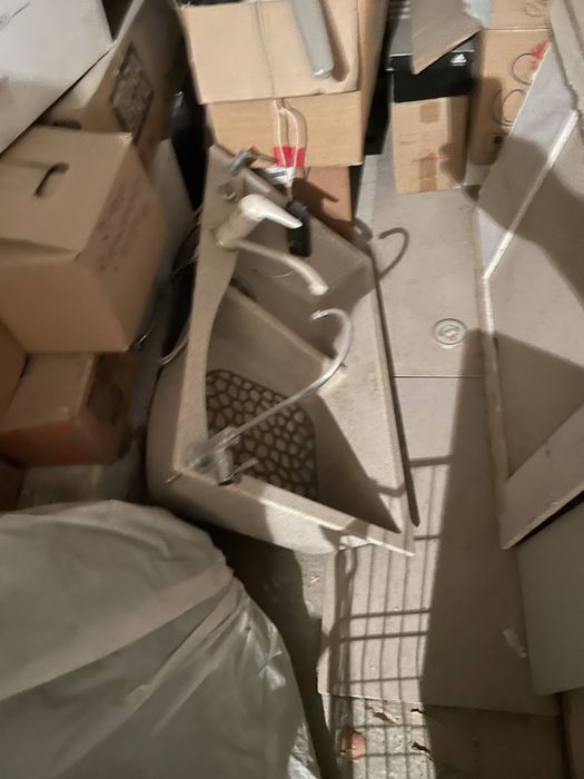 Продам три раковыны, со смесителями бу