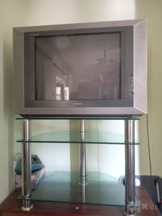 Televisor padstavkasi bn