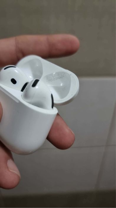 Airpods Apple 4