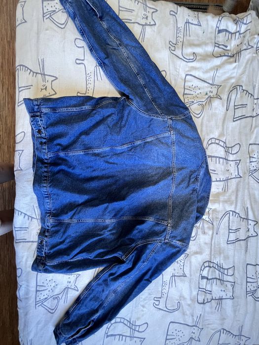 Куртка джинсовая