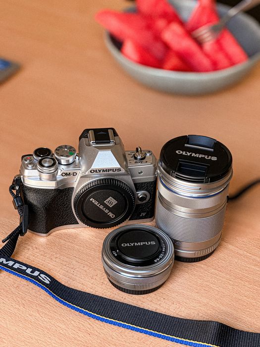Olympus OM-D E-M10 Mark IV сребрист