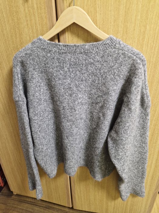 Pulover gros cu decolteu V gri, marime standard