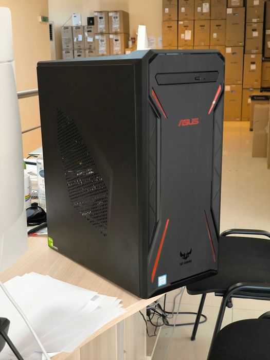 Настолен компютър Asus FX10CP i5-8400/16GB RAM/250GB Samsung/WiFi/600W
