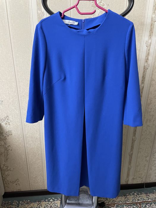 Продам новое платье.