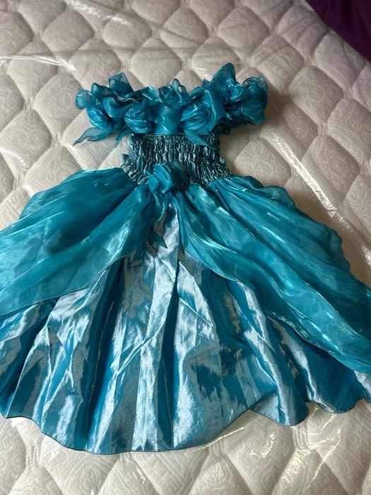 Продам платье для девочки