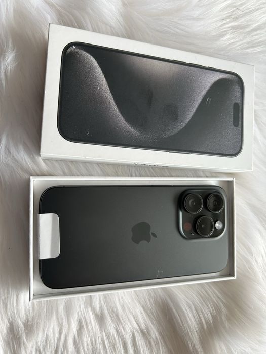 IPHONE 15 PRO BLACK impecabil la cutie ,baterie 100% reconditionata