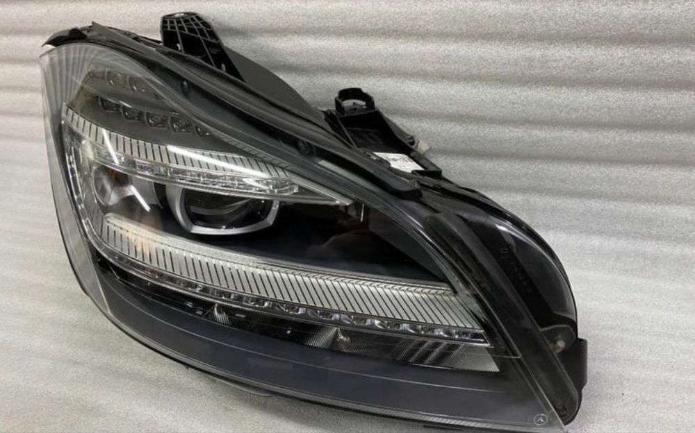 Мерцедес CLS W218 фарове оборудвани