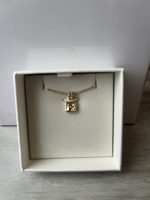 Колиета Swarovski (не са използвани)