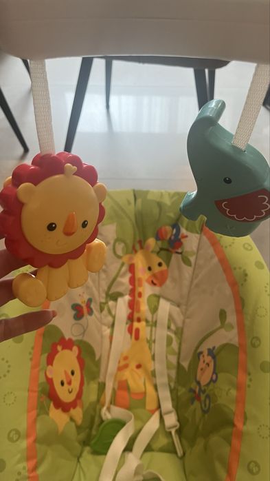Fisher-Price електрическа люлка 2-в-1 | 6 скорости | 10 мелодии | до 9 кг | Отлично състояние