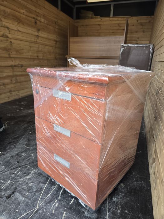 Продам стол офисный