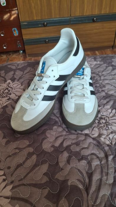 Кроссовки женские Adidas самба,39 размер