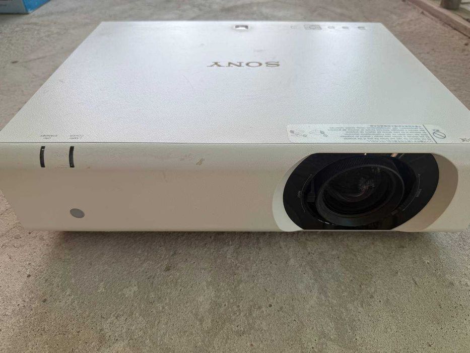 Профессиональный проектор Sony VPL-CW276