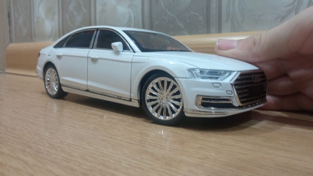 Продам машинку Ауди как настоящия