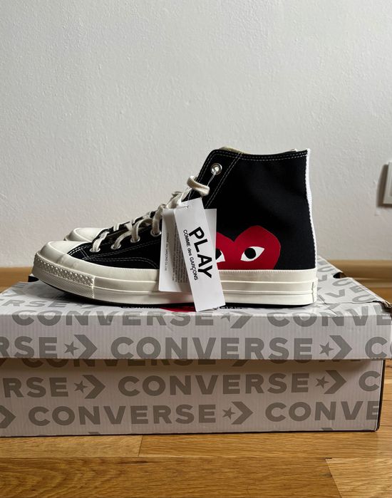 Нови кецове Comme des Garçons Play x Converse