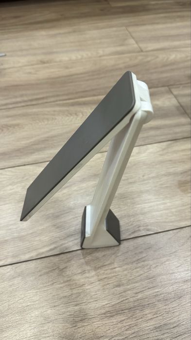 Настольная лампа