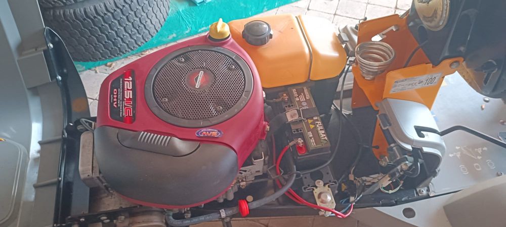 STIGA READY  (tractoras de tuns iarba)