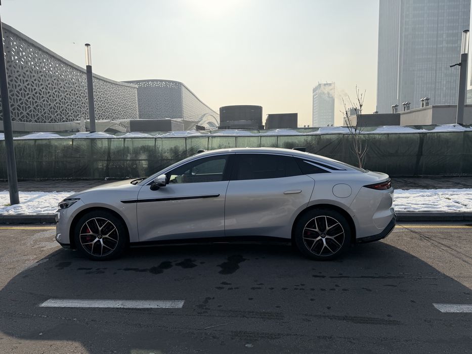 BYD HAN L DUAL motor 2.7s