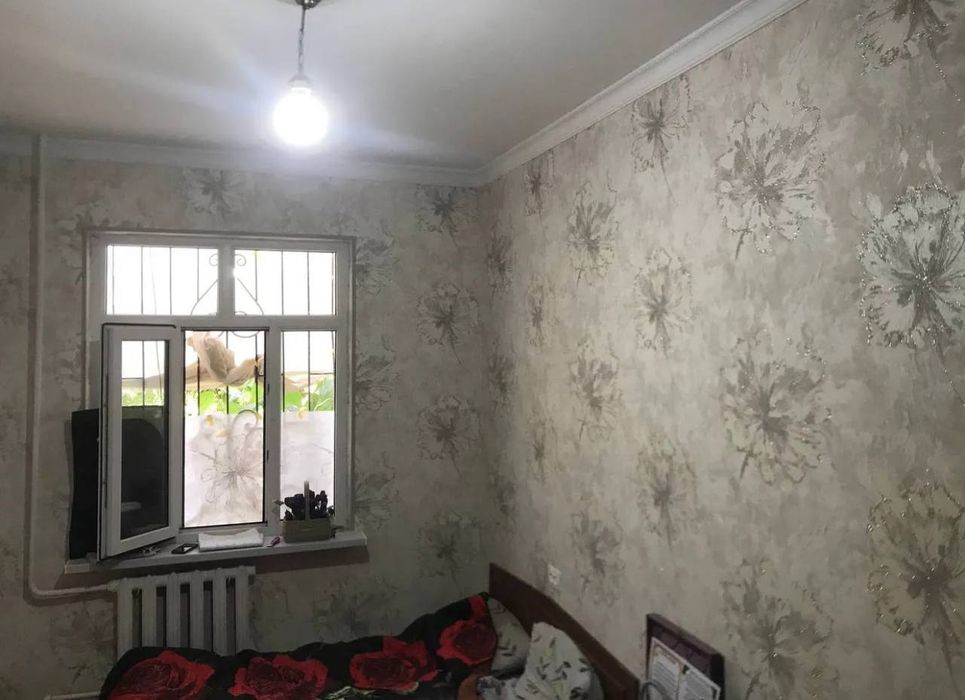 Yunsobod 12 kv 2/1/4/50 kv toza uy srochniy variyant..