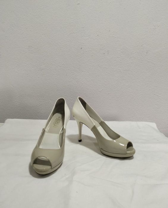 Продам женскую обувь