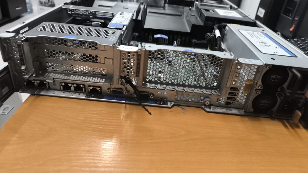 Продам сервер IBM System x3650 M4
