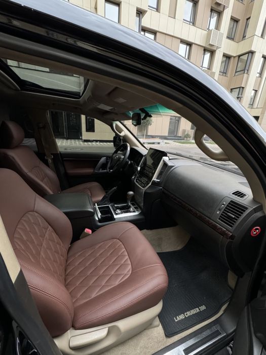 Tayota Land cruiser 200