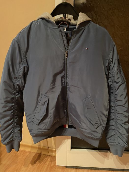 Оригинално яке на Tommy Hilfiget