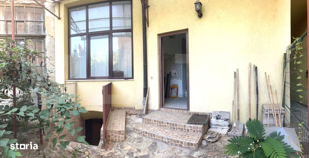 Apartament ultracentral, cu 3 camere, Curte Comuna