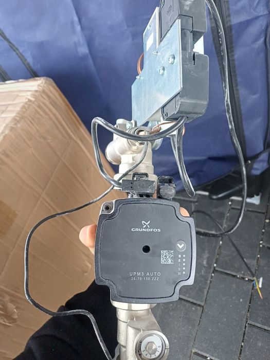 Grup amestec si pompare , pentru incalzire in pardoseala, pompa electronica Grundfos
