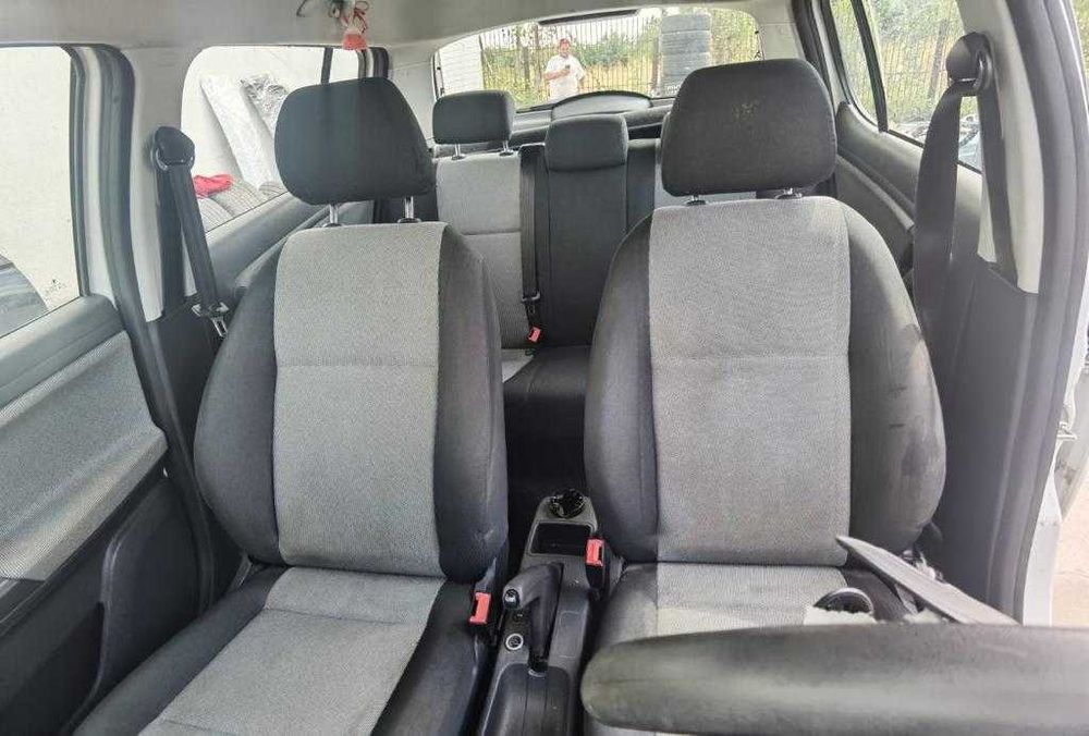 Dezmembrez Skoda Fabia 2 1.9TDI/BLS/BSW/usa/bara/faruri/grila/capota/stopuri/interior/volan/jante/haion/motor/cutie