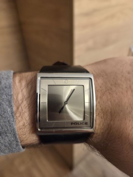 Стилен часовник Police