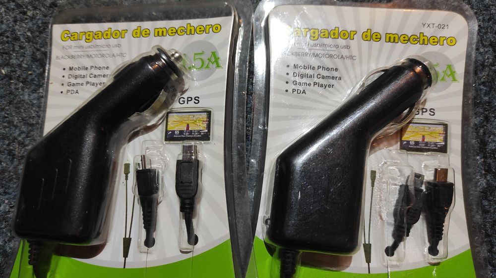 8 buc incarc auto iPhone Sony Samsung Nokia mini si microUSB, 120 RON